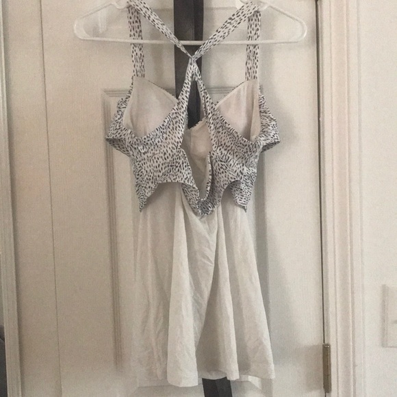 Lululemon workout tank - Picture 2 of 2